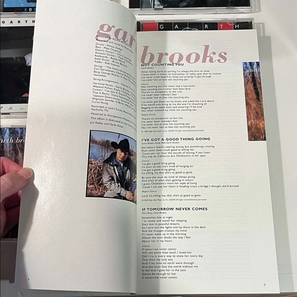 Garth Brooks CD Collection - Picture 8 of 10